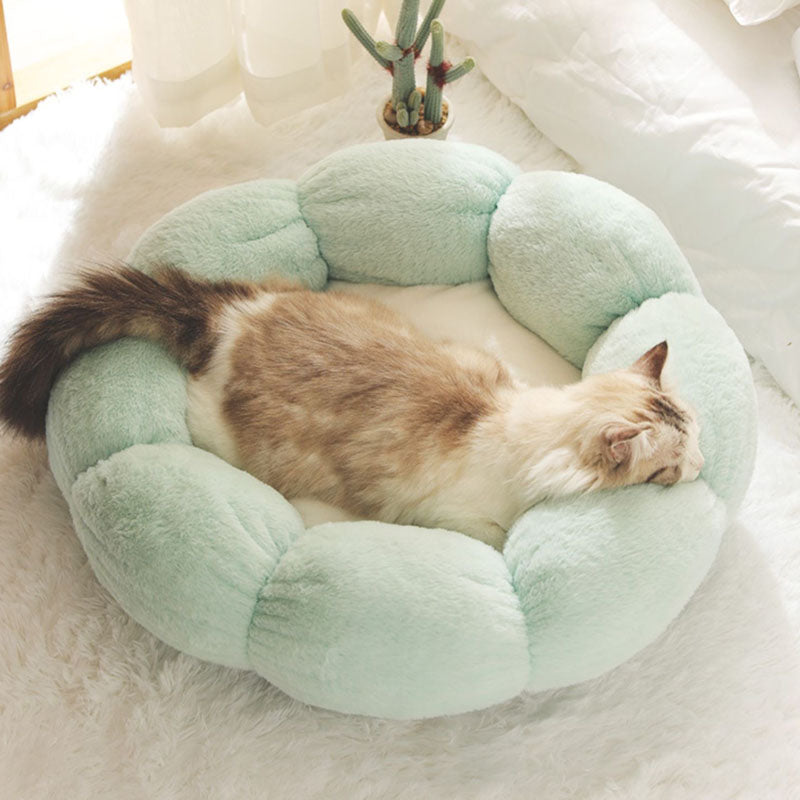 Flower Shape Enclosed Cat Bed