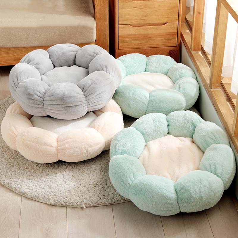 Flower Shape Enclosed Cat Bed